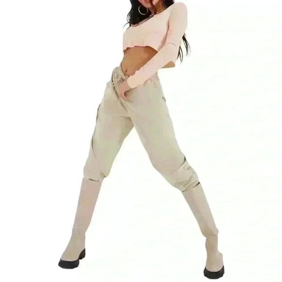 PrettyLittleThing Long Sleeve Rib Raw V Crop Top - Picture 2 of 10